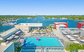 Costa Hollywood Beach